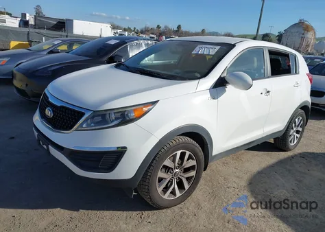 2015 Kia Sportage Lx z USA, uszkodzony, nr VIN KNDPBCAC0F7704816